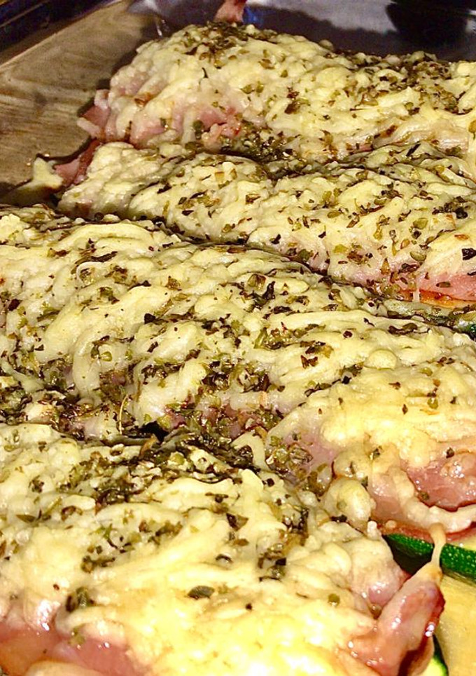 Una foto de Pizza de calabacín