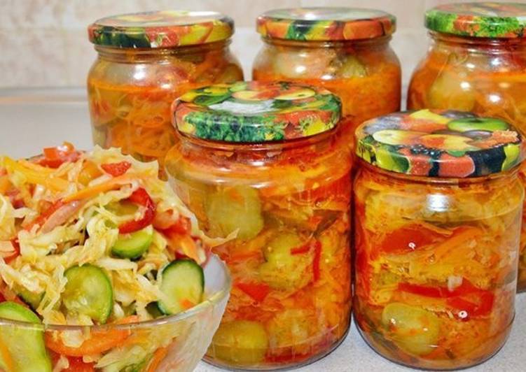 Улетный салат на зиму «Кубанский» с капустой и огурцами основное фото рецепта