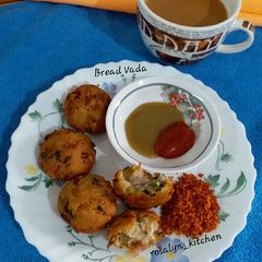 A picture of Bread Vada.