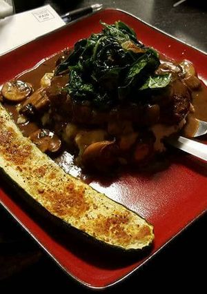 A picture of Steak marsala.