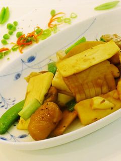 干炒栗子鮮筍(豆油伯辣豆瓣醬食譜) 的食譜成品照片