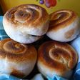 Caracolas de pan de ajetes