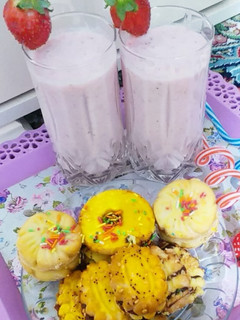 عکسی از دستور 😍میلک شیک توت فرنگی😍