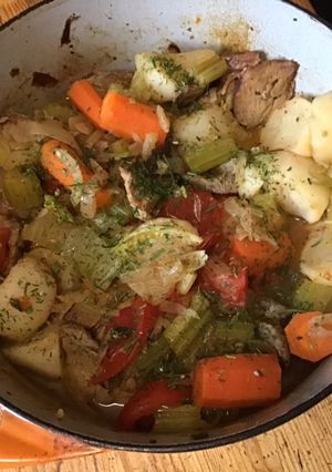 Une photo de Agneau en cocotte aux raves,céleri branche,carottes et tomates façon tajine