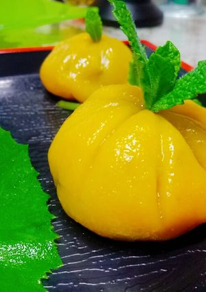 Hình của món Bánh bí đỏ hấp nhân tôm thịt.