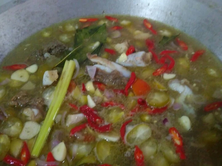 Langkah Gampang Membuat Resep Asem-asem tulang sapi Anti Ribet, Menggugah Selera