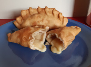 Una foto de Masa para empanadas fritas