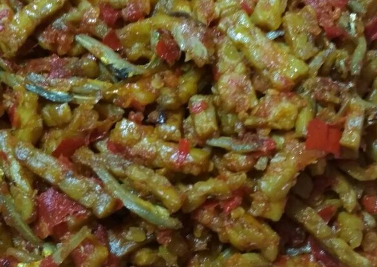 Bagaimana Membuat Sambal Teri Tempe Uleg goyang yang Enak Banget