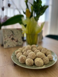 Almáspite kekszgolyó recept fotója