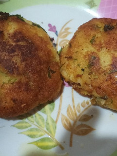 कटलेट (cutlet recipe in Hindi) रेसिपी मुख्य फोटो