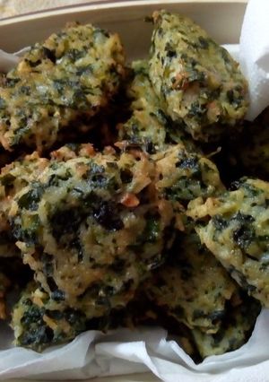 Una foto de Croquetas rápidas de hojas de remolacha y arroz