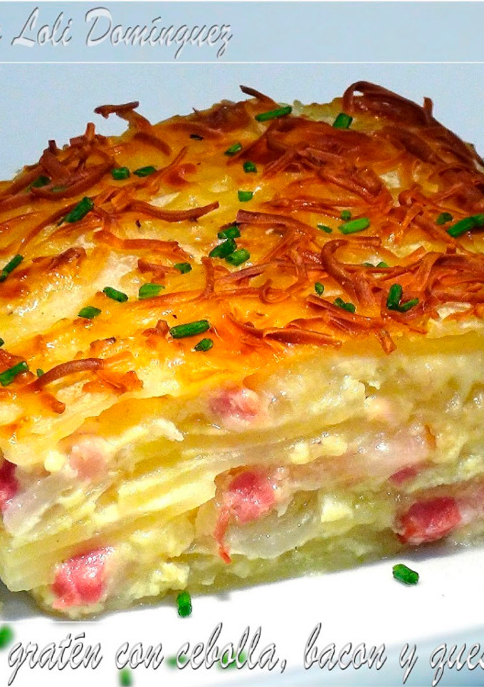 Una foto de Patatas al gratén con cebolla, bacon y queso Manchego