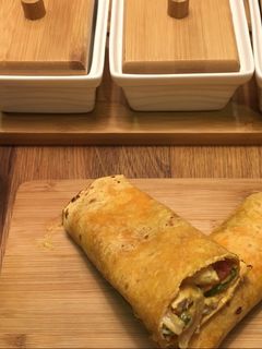 صورة لوصفة ساندويتش الدجاج بالطحينه🥖🍗