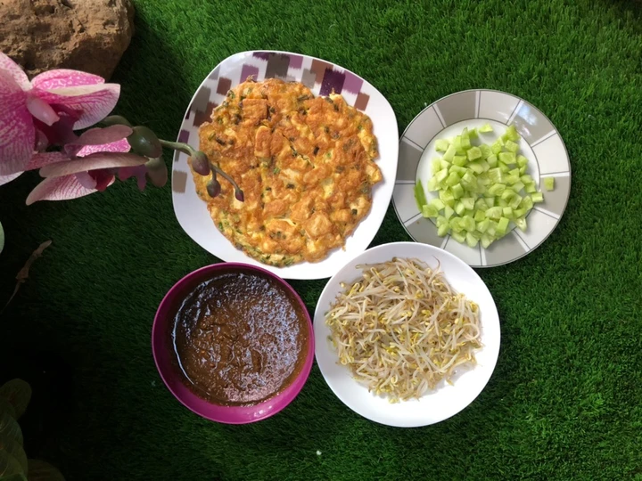 Langkah Mudah untuk Menyiapkan Resep Tahu telor bumbu kacang khas malang jawatimuran yang Enak Banget Anti Ribet, Uenak Banget