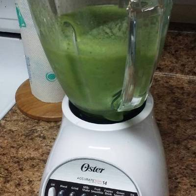 Oster® Heritage Blend™ 1000 Whirlwind™ Blender - Green Smoothie Recipe 