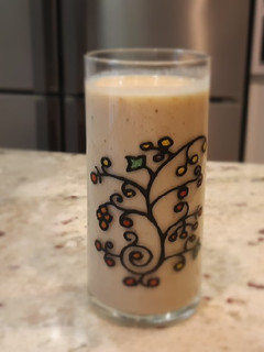 Una foto de Batido de kiwi, plátano y galletas