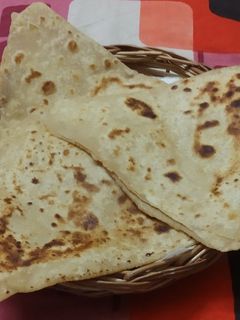 ત્રિકોણ પરાઠા (Triangle Paratha Recipe In Gujarati) રેસીપી મુખ્ય ફોટો