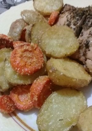 Una foto de Papines con Polenta y pollo al horno