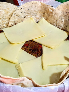 Una foto de EMPANADA🥙De Tortillas de Trigo...!🌲