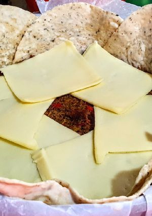 Una foto de EMPANADA🥙De Tortillas de Trigo...!🌲