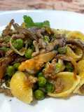 Conchiglie Rigate con Piselli, Tritato di Vitello e Funghi Pleurotus