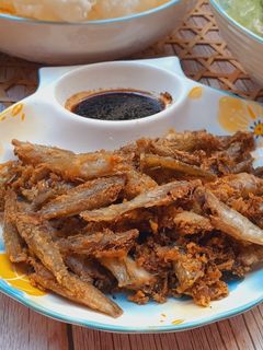 Hình của món Cá rô tẩm bột chiên giòn.