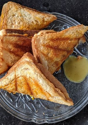 अंडा सँडविच (anda sandwich recipe in marathi) रेसिपी चे मुख्य फोटो 