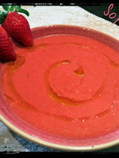 Una foto de Sopa de fresas