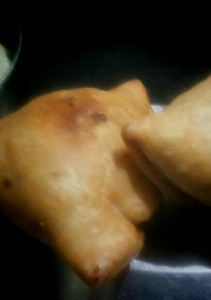 સમોસા(samosa in Gujarati) રેસીપી મુખ્ય ફોટો