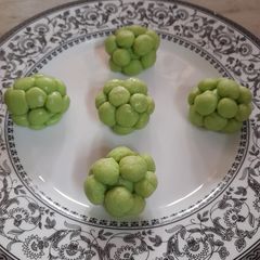 A picture of Sitaphal mithai.