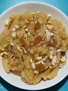 मुग डाळीचा शिरा (moong dadicha sheera recipe in marathi) रेसिपी चे मुख्य फोटो 