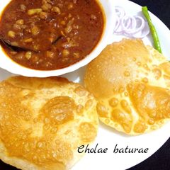 A picture of Chole Bhature.