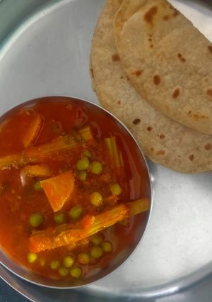 A picture of Drumsticks sabzi.