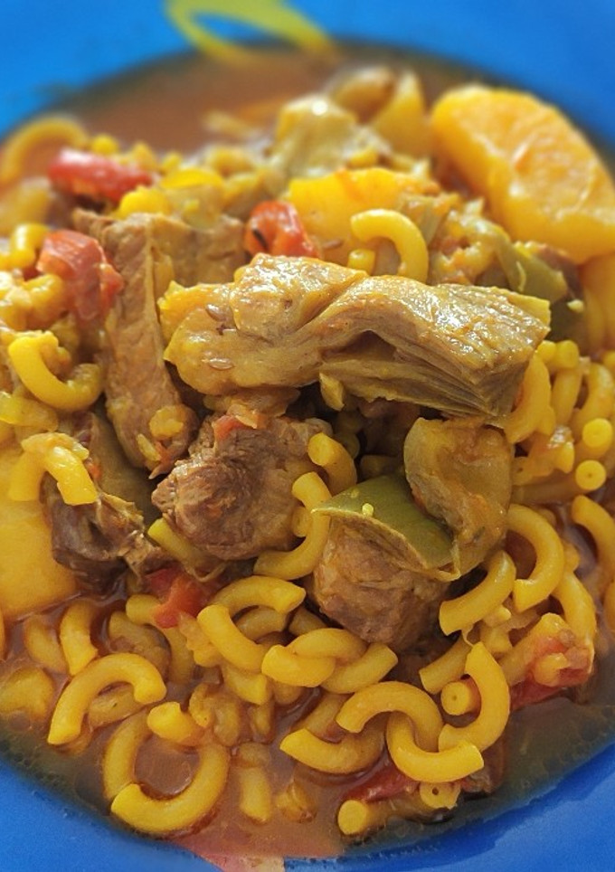 Una foto de Guiso de aletría con magra y costillejas