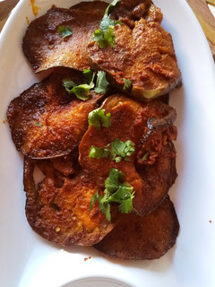 बैंगुन भाजा (Baigun Bhaja recipe in Hindi) रेसिपी मुख्य फोटो