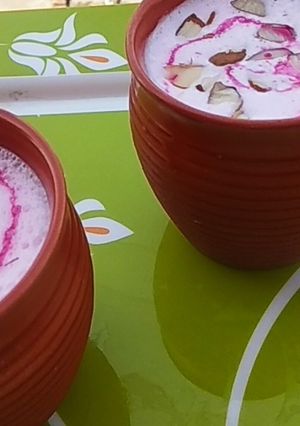 A picture of Punjabi Strawberry Lassi.