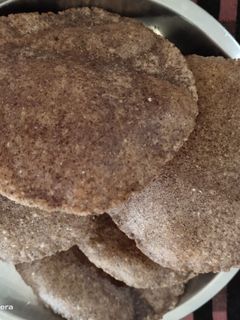 रागी की पूरी (Ragi ki puri recipe in Hindi) रेसिपी मुख्य फोटो