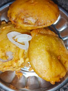 வெங்காய பஜ்ஜி(onion bajji recipe in tamil) செய்முறை முக்கிய புகைப்படம்