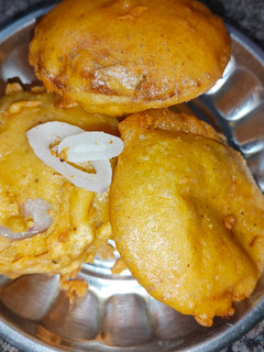 வெங்காய பஜ்ஜி(onion bajji recipe in tamil) செய்முறை முக்கிய புகைப்படம்