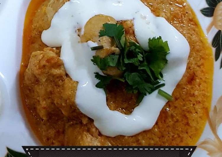 Recipe of Speedy Chicken Makhni Handi 😋