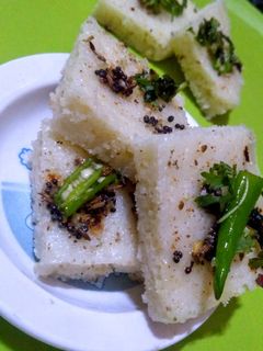 रवा ढोकला (Rava dhokla recipe in hindi) रेसिपी मुख्य फोटो