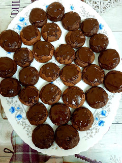 A picture of Brownie peanut butter cookies 😊.