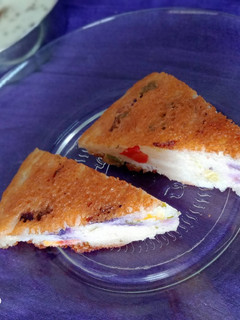 રવા હાંડવો (Rava Handvo Recipe In Gujarati) રેસીપી મુખ્ય ફોટો