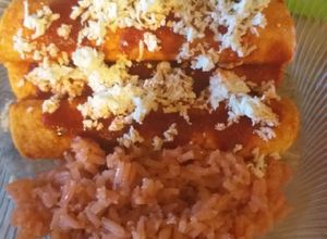 Una foto de Enchiladas rojas
