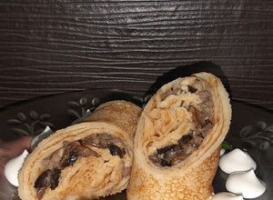 Фото Блины с мясным фаршем и грибами.