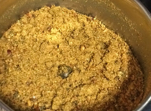 A picture of Puliyogare/Puliyodharai Masala or Podi.