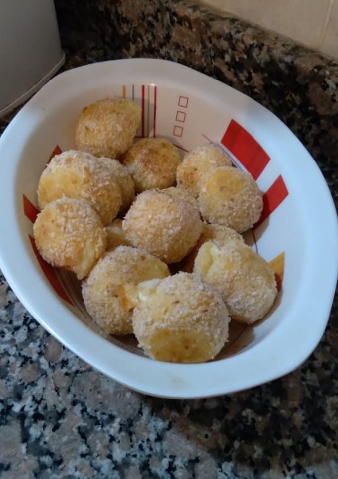 Una foto de Bombas de papa rellenas