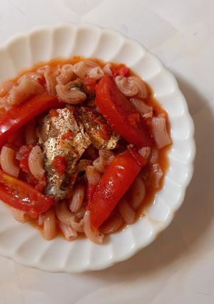 Hình của món Nui cá hộp sốt cà.