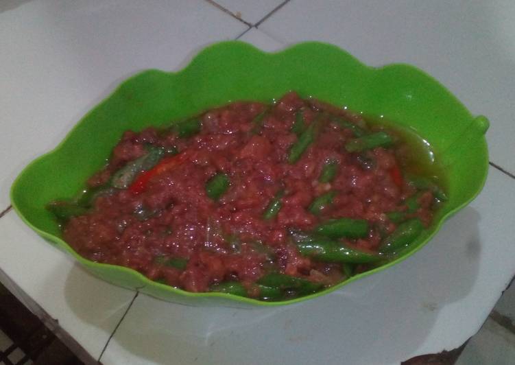 Langkah meracik Tumis buncis kornet sapi yang Bisa Manjain Lidah