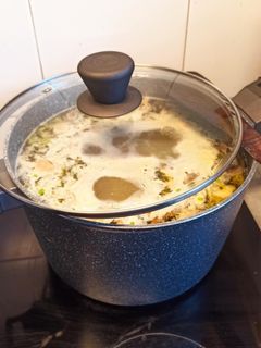 Tárkonyos pulyka raguleves recept fotója